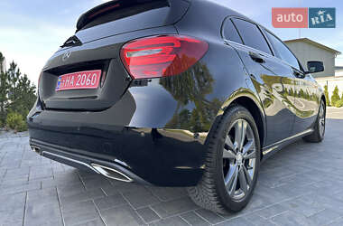 Хэтчбек Mercedes-Benz A-Class 2016 в 