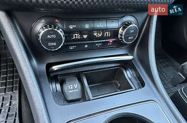 Хэтчбек Mercedes-Benz A-Class 2016 в 