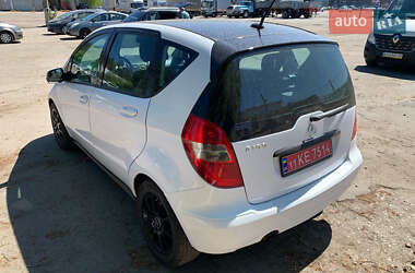Хэтчбек Mercedes-Benz A-Class 2010 в 
