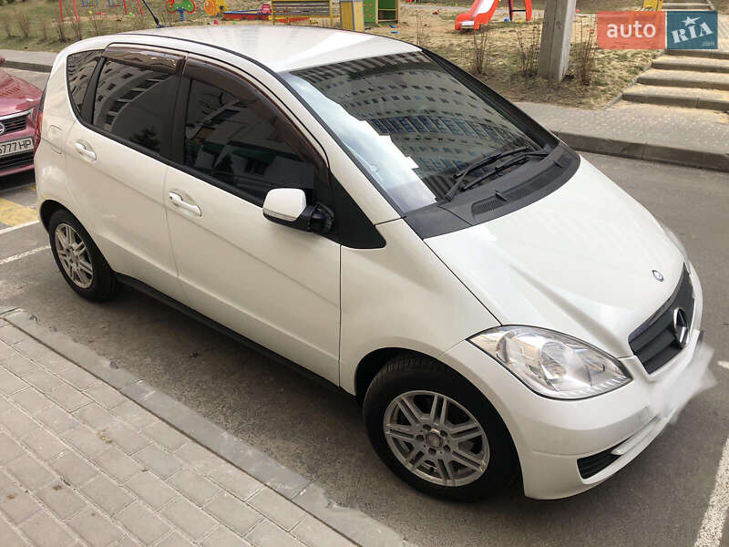 Mercedes-Benz A-Class 2011