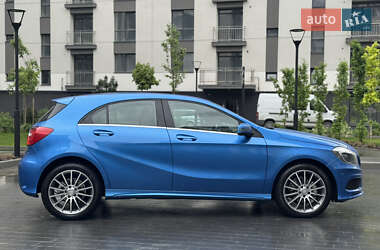 Хэтчбек Mercedes-Benz A-Class 2015 в 