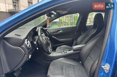 Хэтчбек Mercedes-Benz A-Class 2015 в 