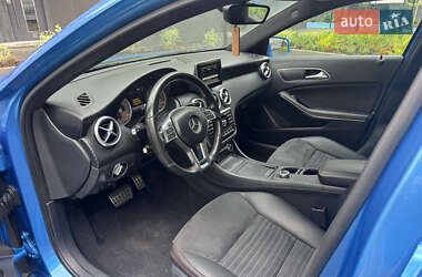 Хэтчбек Mercedes-Benz A-Class 2015 в 