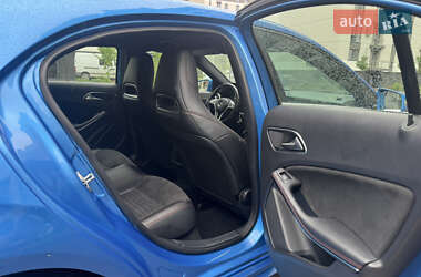 Хэтчбек Mercedes-Benz A-Class 2015 в 