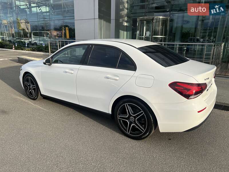 Седан Mercedes-Benz A-Class 2019 в Киеве