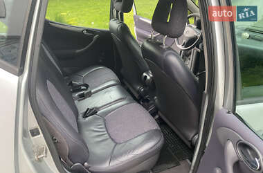 Хэтчбек Mercedes-Benz A-Class 2001 в 