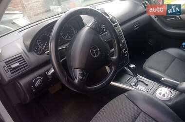 Хэтчбек Mercedes-Benz A-Class 2011 в 