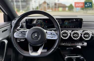 Хетчбек Mercedes-Benz A-Class 2018 в 