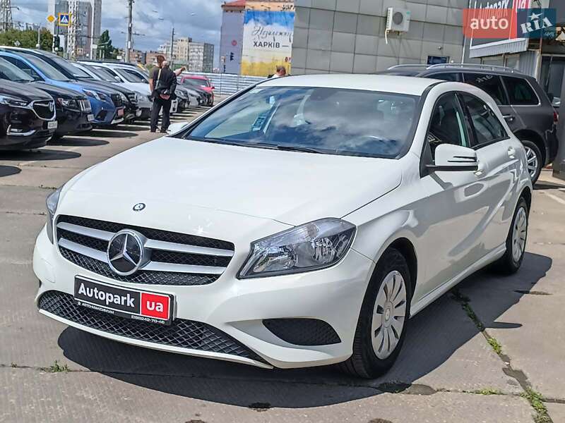 Хетчбек Mercedes-Benz A-Class 2013 в 
