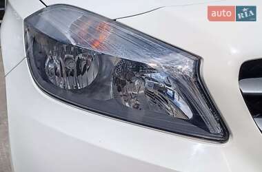 Хетчбек Mercedes-Benz A-Class 2013 в 