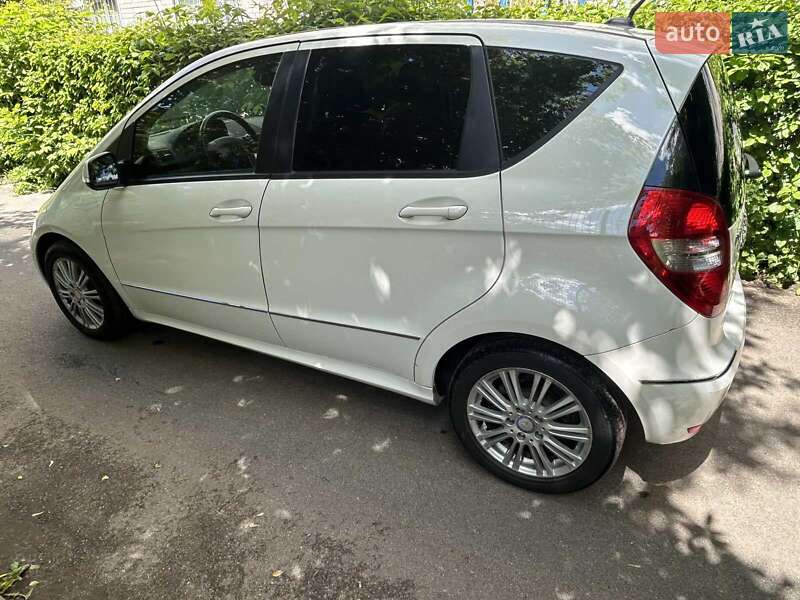 Mercedes-Benz A-Class 2011