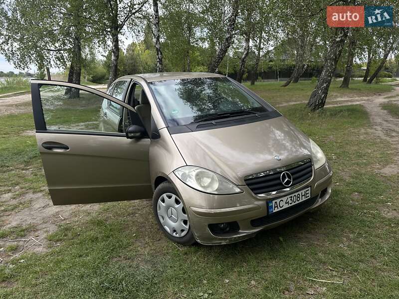 Хэтчбек Mercedes-Benz A-Class 2005 в 