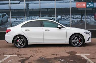 Седан Mercedes-Benz A-Class 2019 в 
