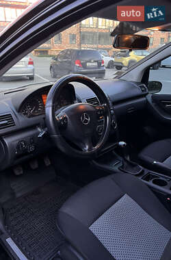 Хэтчбек Mercedes-Benz A-Class 2005 в 