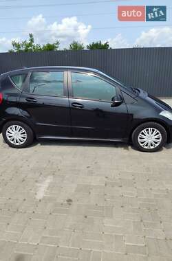 Хэтчбек Mercedes-Benz A-Class 2010 в 