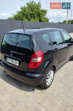 Хэтчбек Mercedes-Benz A-Class 2010 в 