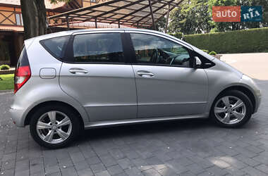 Хетчбек Mercedes-Benz A-Class 2010 в 