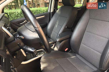 Хетчбек Mercedes-Benz A-Class 2010 в 