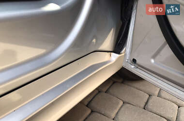 Хетчбек Mercedes-Benz A-Class 2010 в 