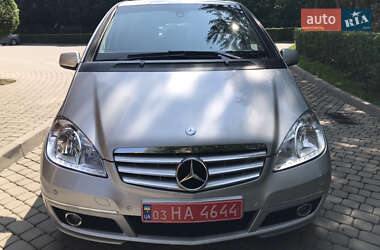 Хетчбек Mercedes-Benz A-Class 2010 в 
