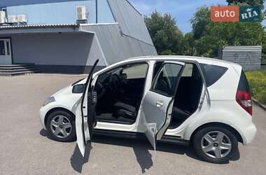 Хэтчбек Mercedes-Benz A-Class 2010 в 