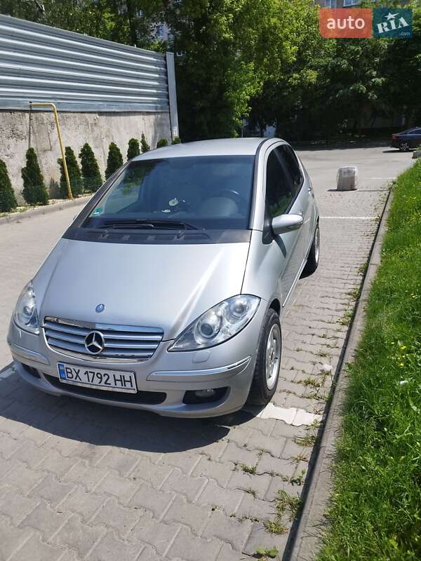 Хэтчбек Mercedes-Benz A-Class 2005 в 