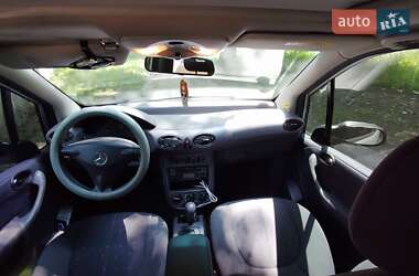 Хетчбек Mercedes-Benz A-Class 2004 в 