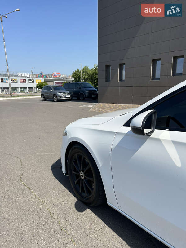 Седан Mercedes-Benz A-Class 2019 в Днепре