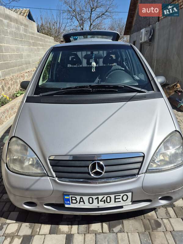 Хэтчбек Mercedes-Benz A-Class 2000 в 