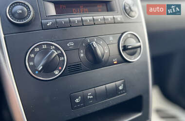 Хэтчбек Mercedes-Benz A-Class 2011 в 