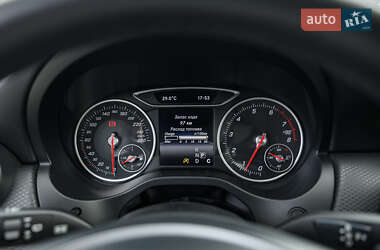 Хэтчбек Mercedes-Benz A-Class 2016 в 