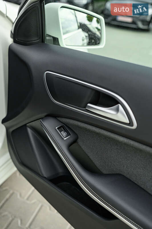 Хэтчбек Mercedes-Benz A-Class 2016 в Львове