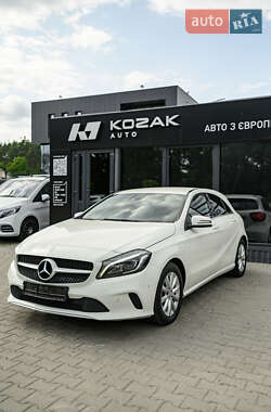 Хэтчбек Mercedes-Benz A-Class 2016 в 