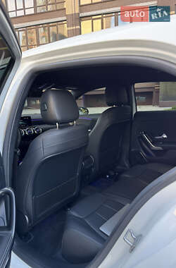 Хэтчбек Mercedes-Benz A-Class 2020 в 