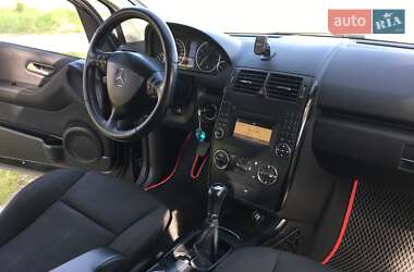 Хэтчбек Mercedes-Benz A-Class 2010 в 