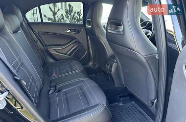 Хетчбек Mercedes-Benz A-Class 2016 в 