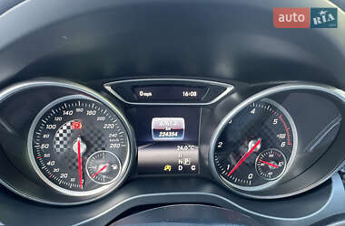 Хетчбек Mercedes-Benz A-Class 2016 в 