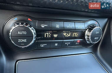 Хетчбек Mercedes-Benz A-Class 2016 в 