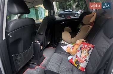 Хэтчбек Mercedes-Benz A-Class 2009 в 
