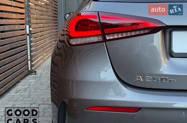 Хэтчбек Mercedes-Benz A-Class 2020 в 