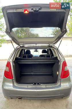 Хетчбек Mercedes-Benz A-Class 2010 в 