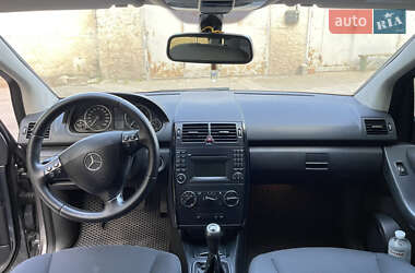 Хетчбек Mercedes-Benz A-Class 2010 в 
