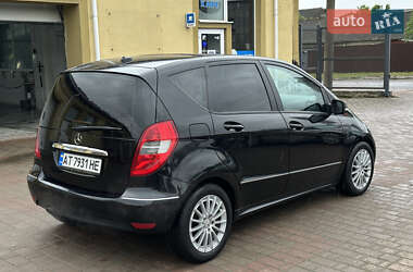 Хэтчбек Mercedes-Benz A-Class 2010 в 