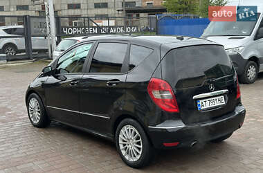 Хэтчбек Mercedes-Benz A-Class 2010 в 