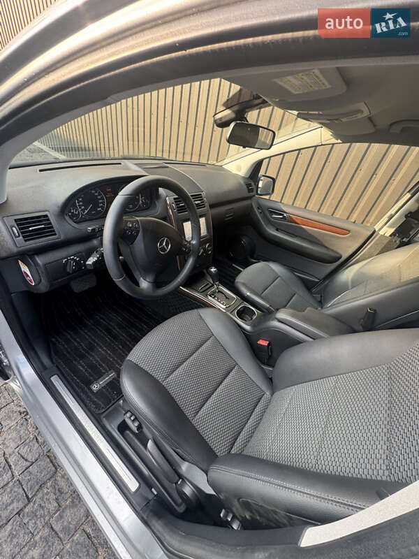 Хэтчбек Mercedes-Benz A-Class 2011 в Киеве