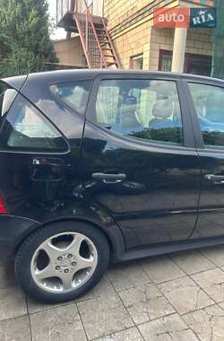 Хэтчбек Mercedes-Benz A-Class 2000 в 