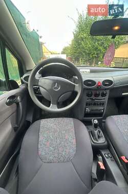 Хэтчбек Mercedes-Benz A-Class 2000 в 