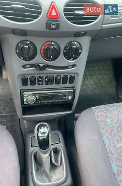 Хэтчбек Mercedes-Benz A-Class 2000 в 