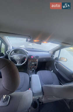 Хетчбек Mercedes-Benz A-Class 2002 в  фото 11 Хетчбек Mercedes-Benz A-Class 2002 в