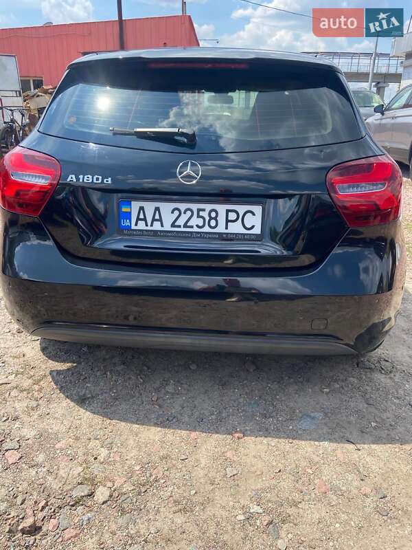 Хэтчбек Mercedes-Benz A-Class 2016 в Киеве